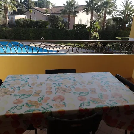 Bilocale Sul Lungolago Con Parco, Piscina E Terrazza