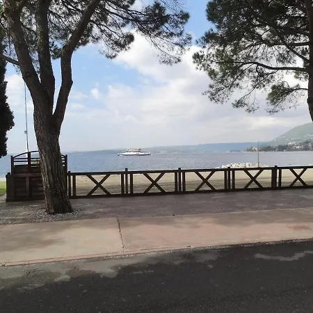 Διαμέρισμα Bilocale Sul Lungolago Con Parco, Piscina E Terrazza